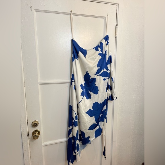 Hutch Satin One-Shoulder Maxi Dress - Picture 4 of 6